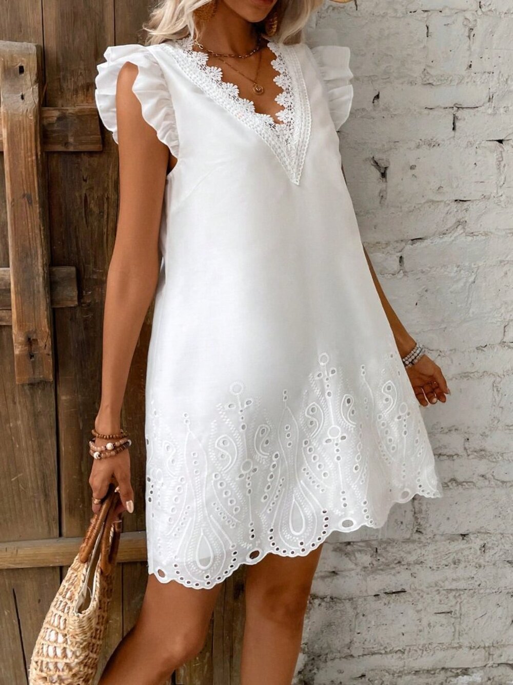 White Boho Women's Textured Fabric Embroidery A-Line Dress - Picture 4 of 6